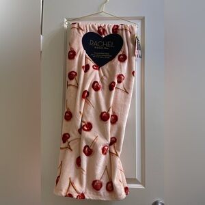 Rachel Roy ❤️Cherries Cozy Oversized Plush throw/blanket 60x70” NWT